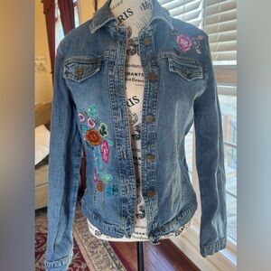 Yuka Jeans Vintage 90s Y2K Denim Trucker Jacket Embroidered Flowers Floral